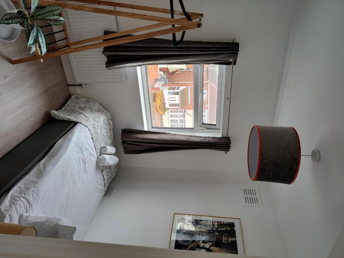 Wavertree Drive 3 Bed Contractor Home In Leicester Exterior foto