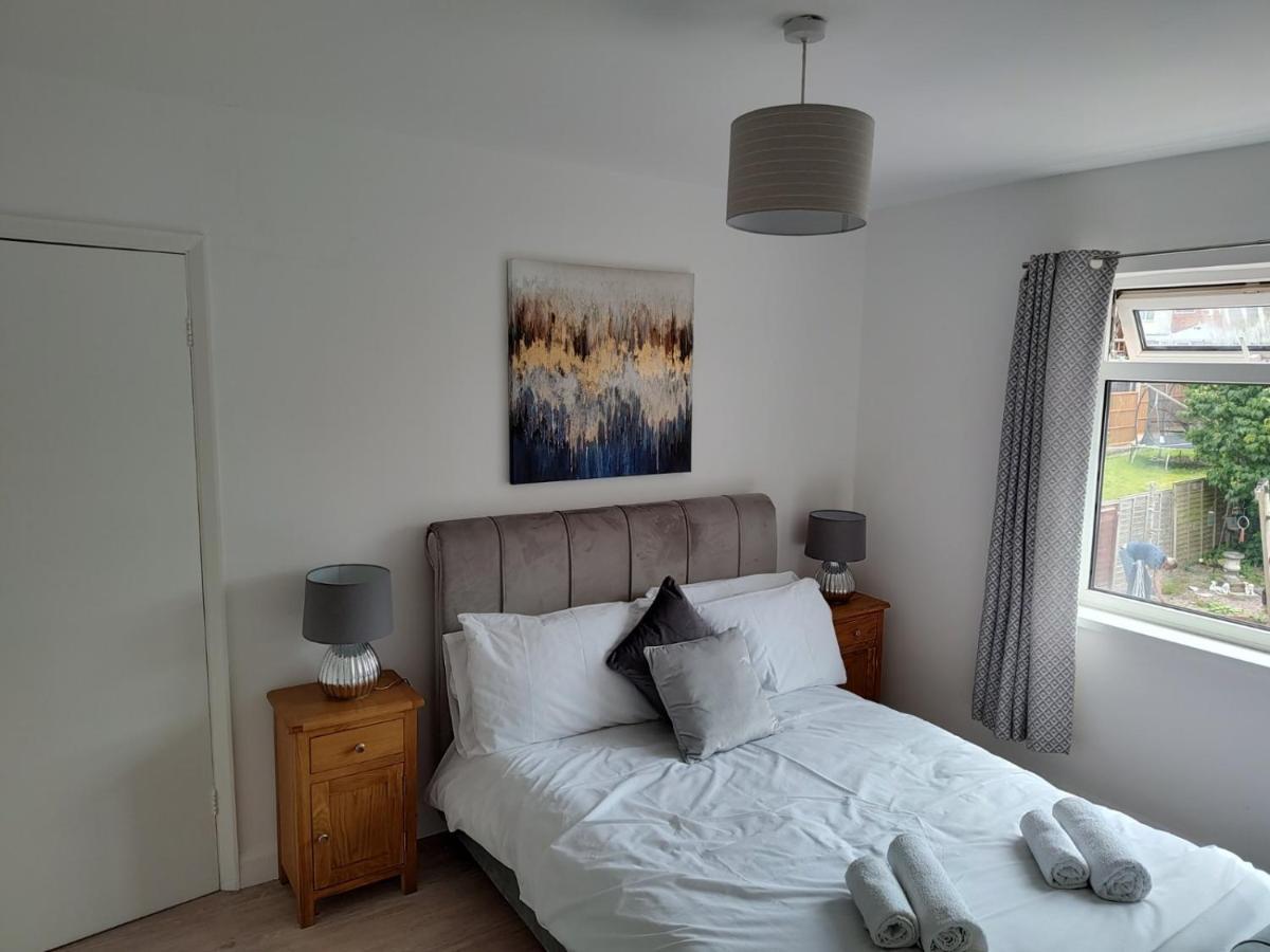 Wavertree Drive 3 Bed Contractor Home In Leicester Exterior foto